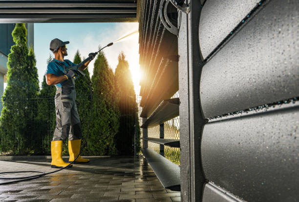 Best Pool Deck Cleaning  in Doffing, TX